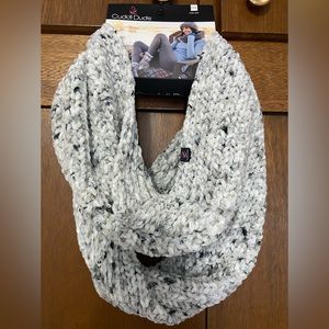 Cuddl Duds infinity scarf gray new